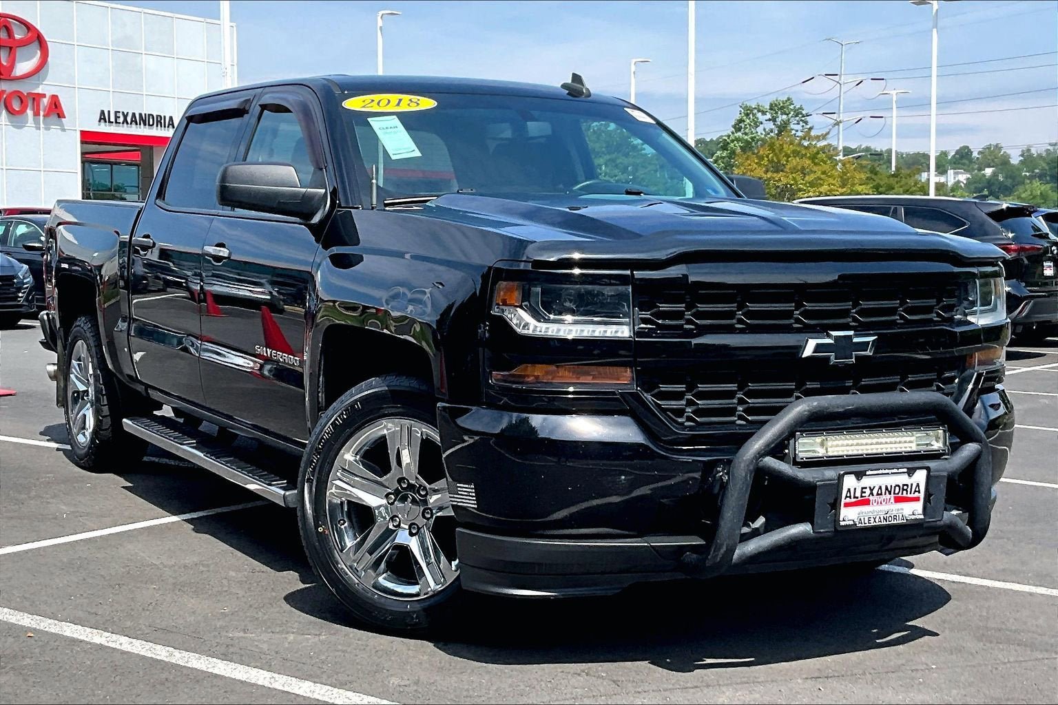 Used 2018 Chevrolet Silverado 1500 Custom w/ Custom Value Package AWD/4WD image 2