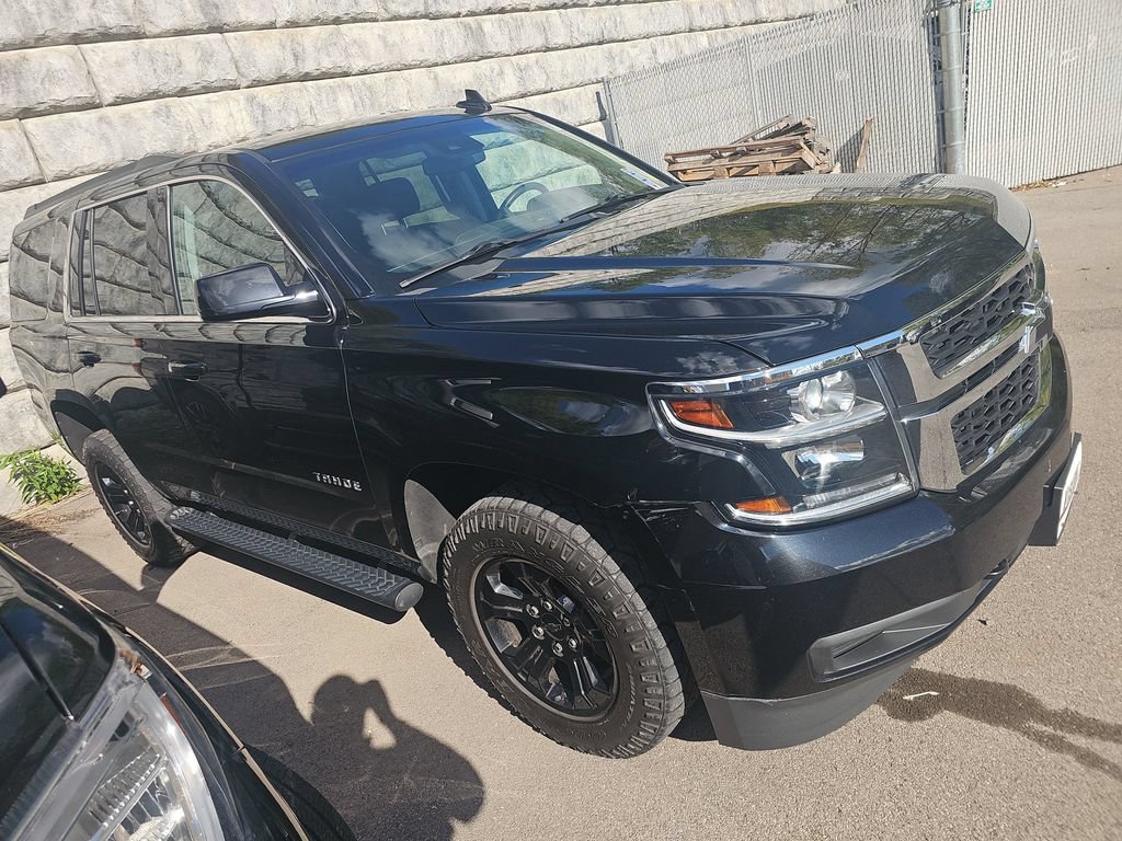 Used 2019 Chevrolet Tahoe LS w/ Enhanced Driver Alert Package AWD/4WD image 4
