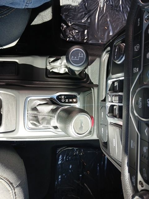 Used 2024 Jeep Wrangler Sport S image 43