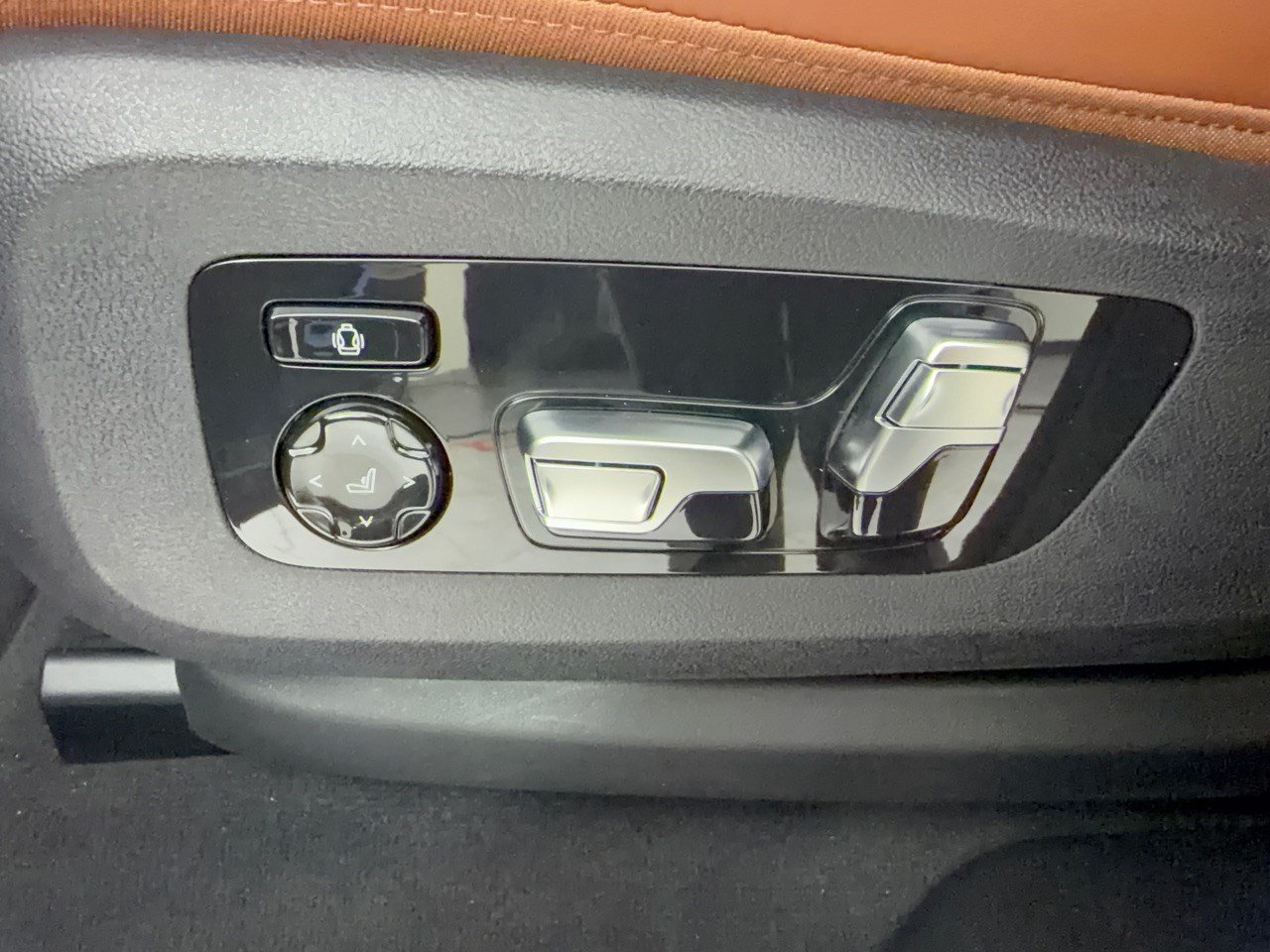 New 2027 BMW X6 xDrive40i w/ Executive Package AWD/4WD image 16