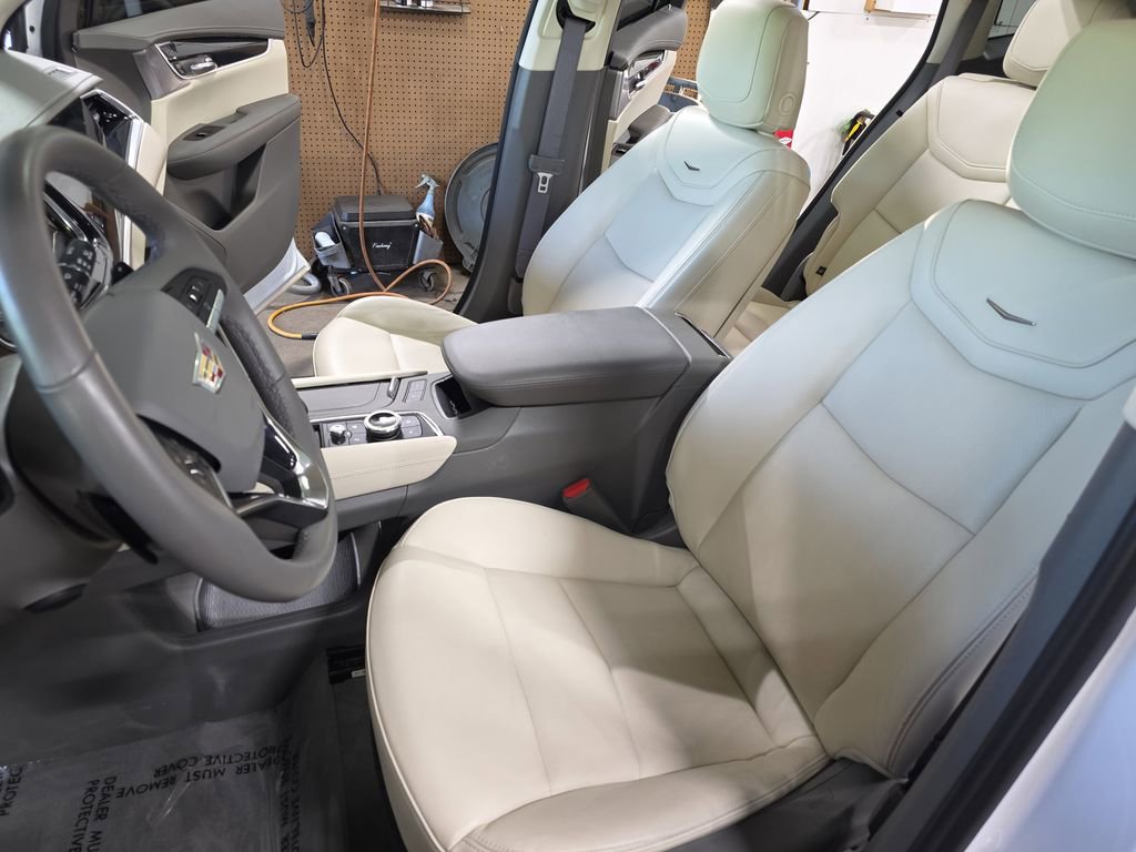Used 2025 Cadillac XT6 Premium Luxury w/ LPO, Floor Liner Package AWD/4WD image 14