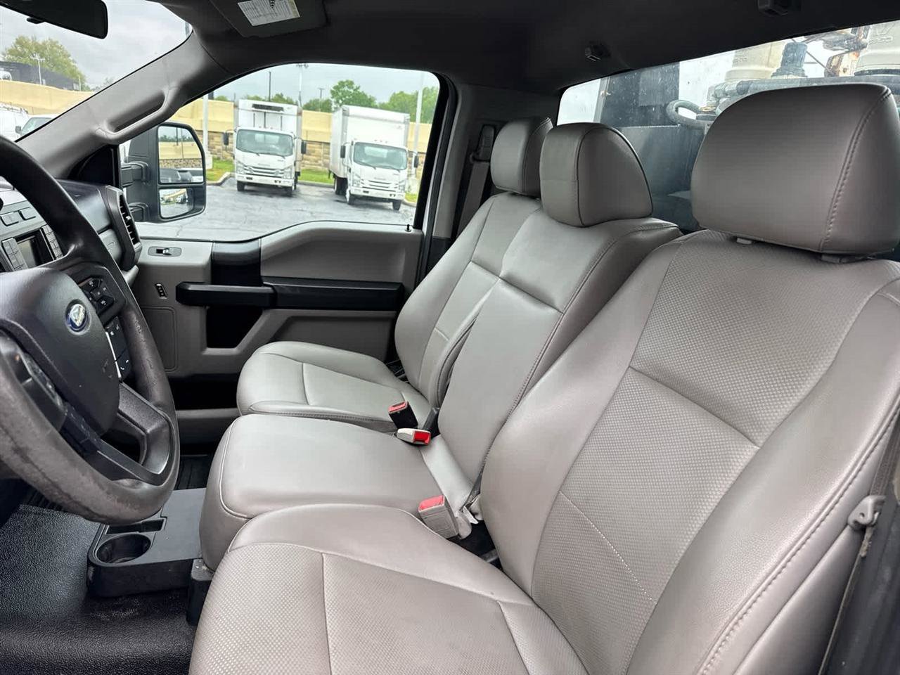 Used 2019 Ford F550 4x4 Regular Cab Super Duty image 17