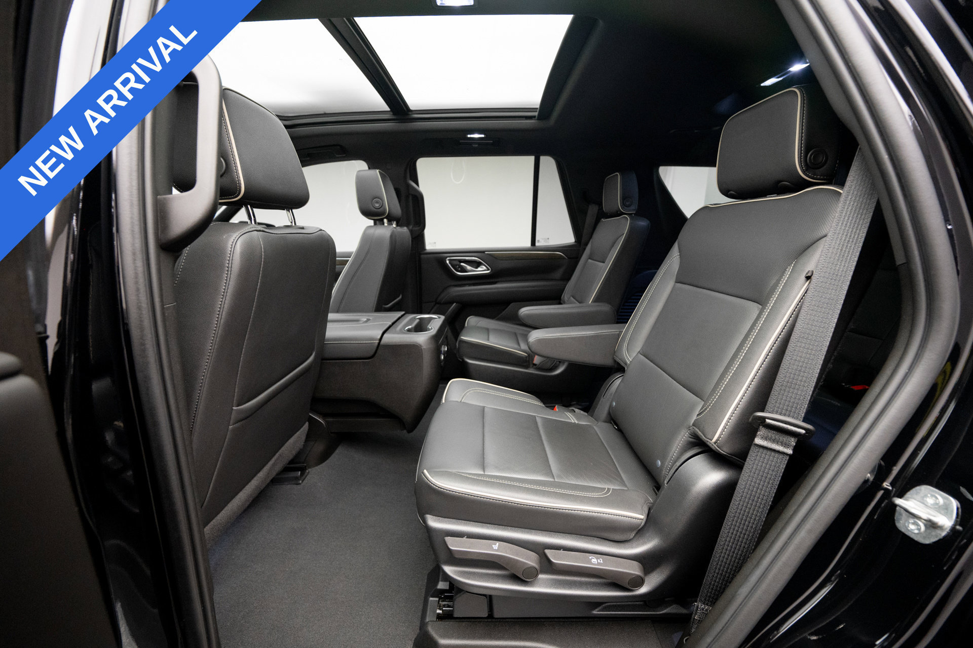Used 2023 Chevrolet Tahoe Premier AWD/4WD image 14