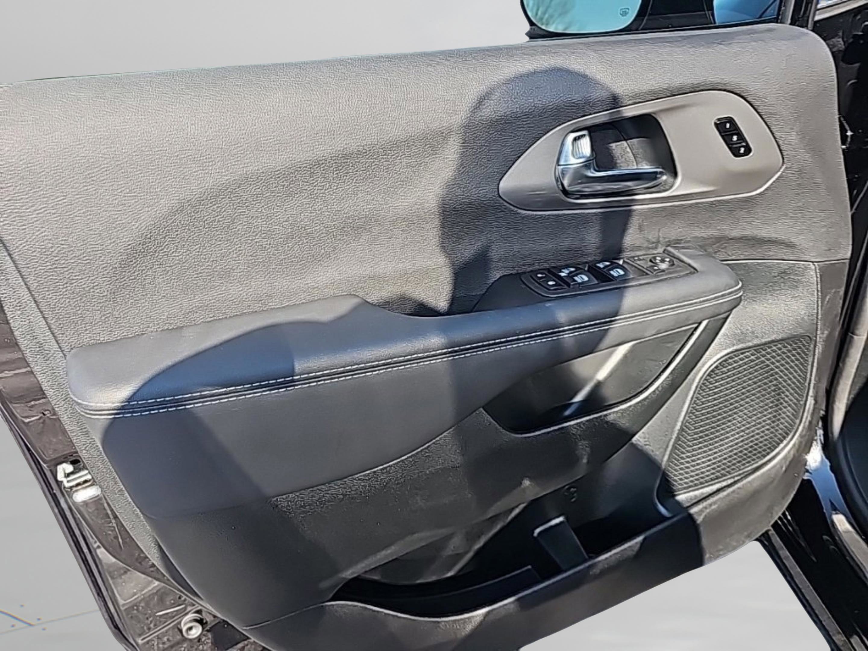 Used 2026 Chrysler Pacifica Select image 18