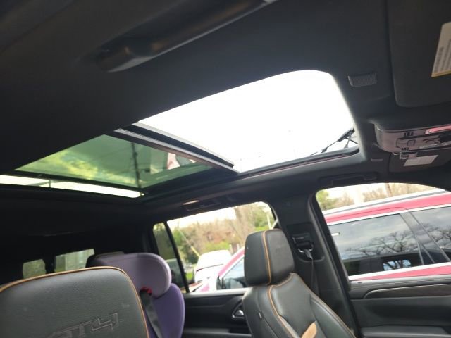 Used 2021 GMC Yukon XL AT4 image 8