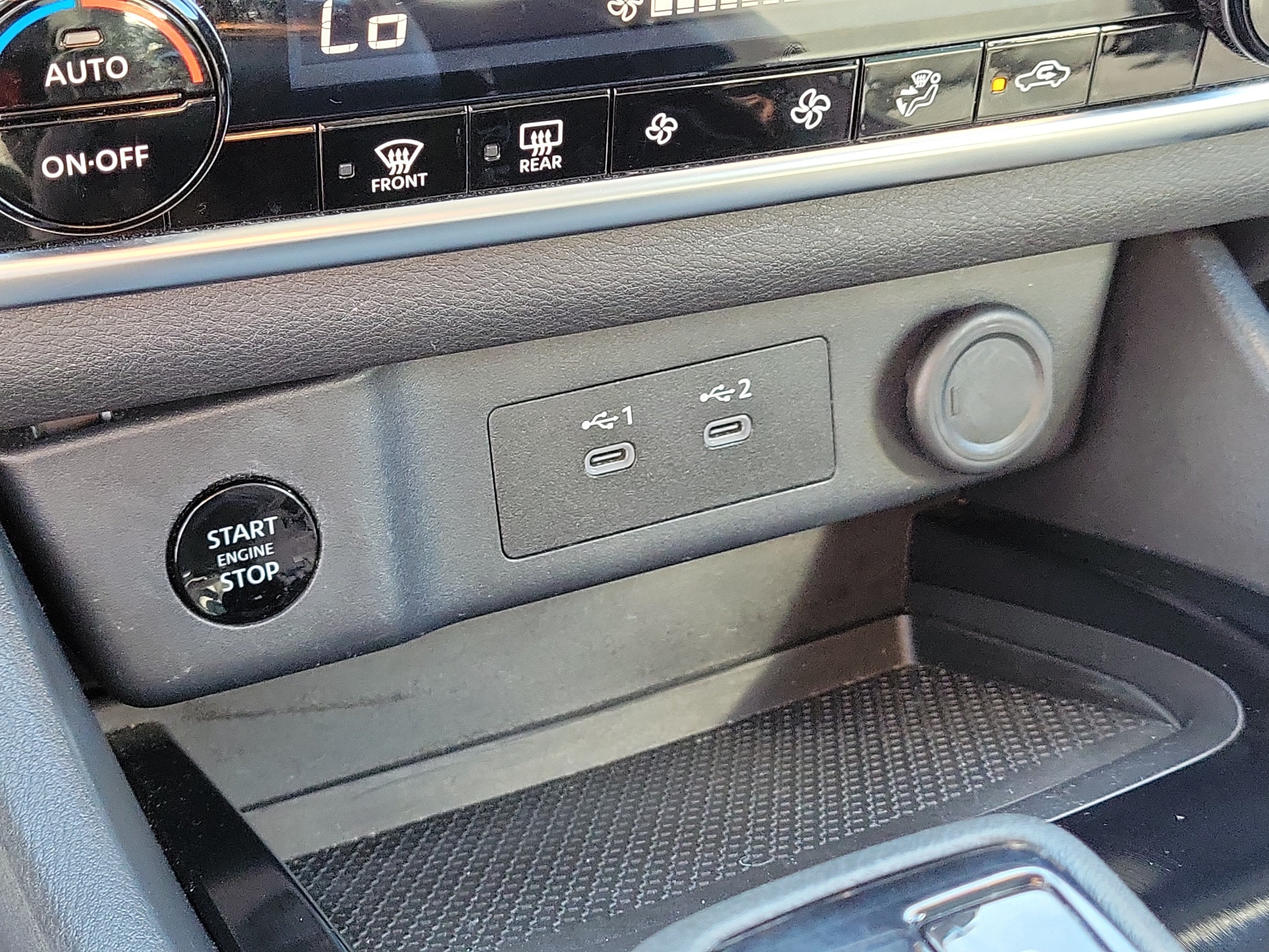 Used 2024 Nissan Rogue SV FWD image 25