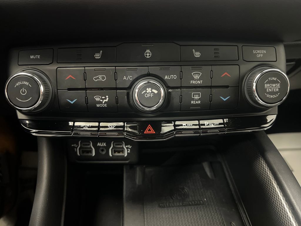 Used 2024 Dodge Durango R/T w/ Blacktop Package image 10