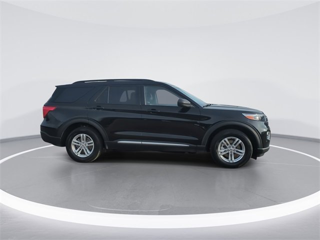 Used 2023 Ford Explorer XLT w/ Equipment Group 202A image 9