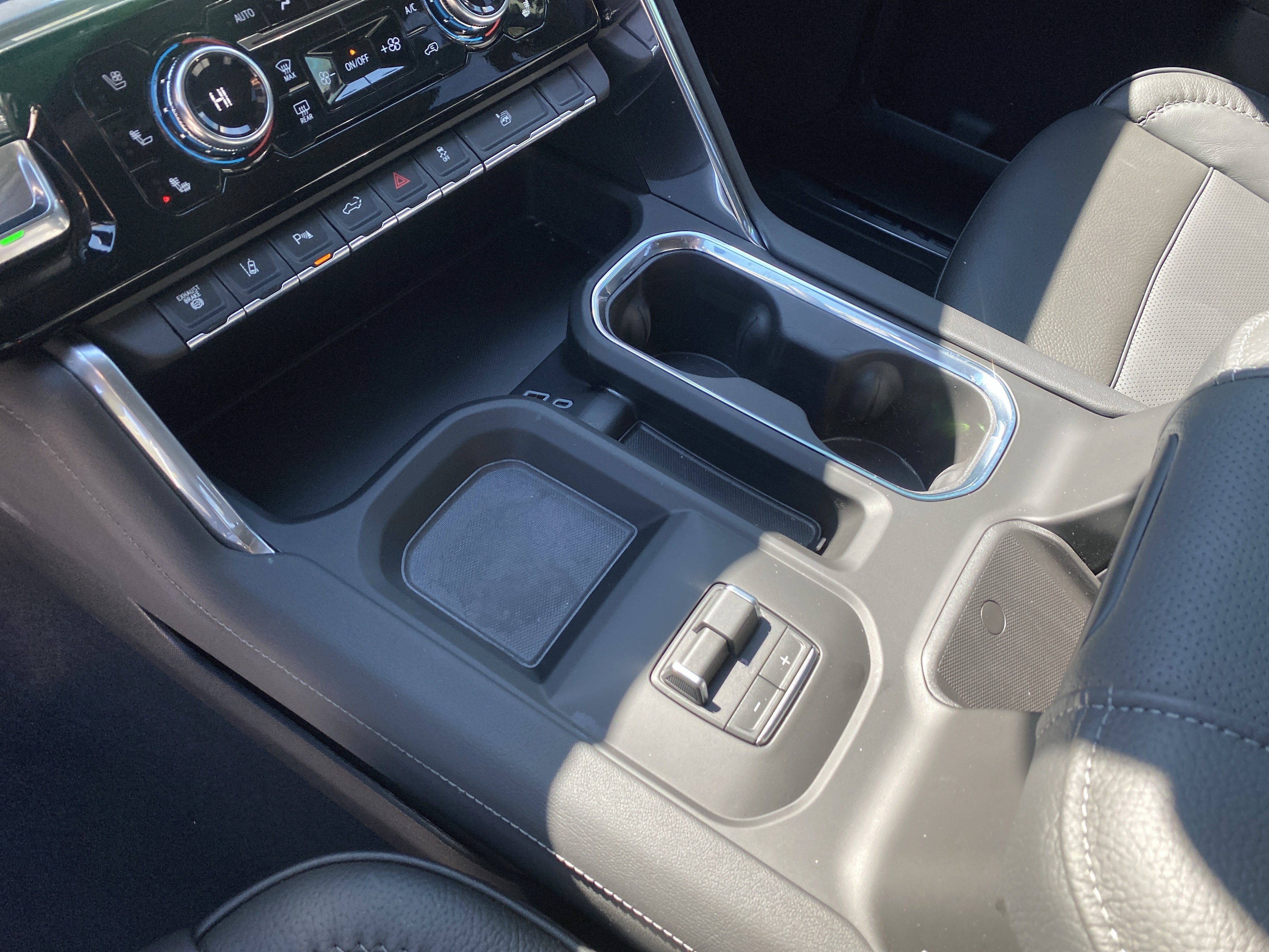 Used 2026 GMC Sierra 3500 Denali w/ Denali Reserve Package image 30