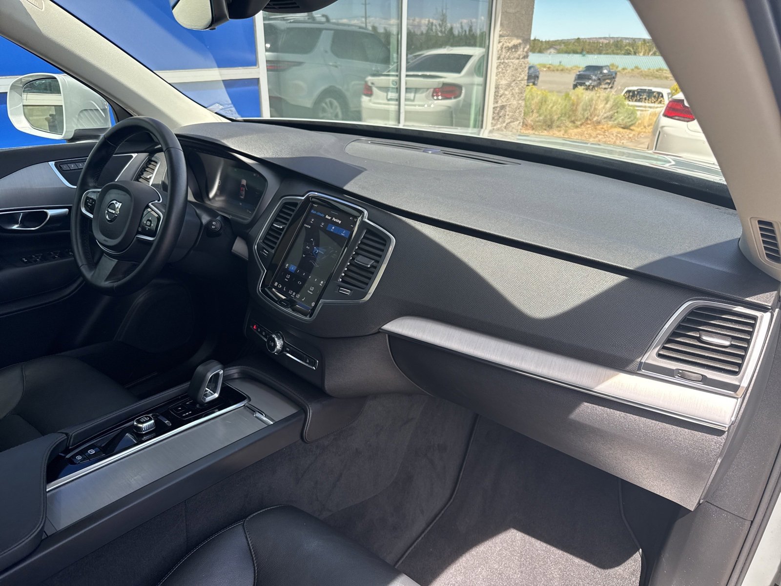 Used 2025 Volvo XC90 B5 Core image 16