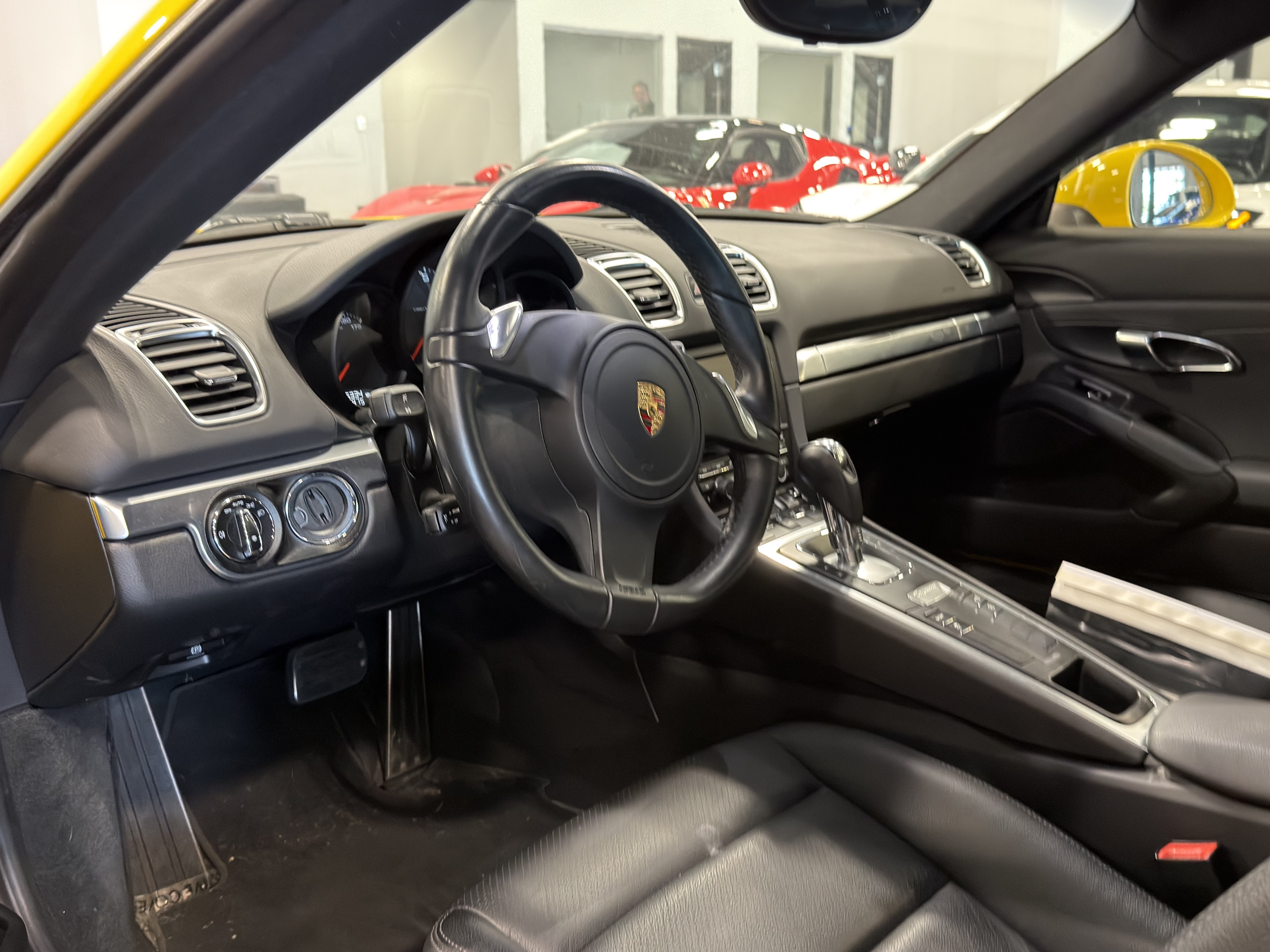 Used 2015 Porsche Cayman RWD image 5