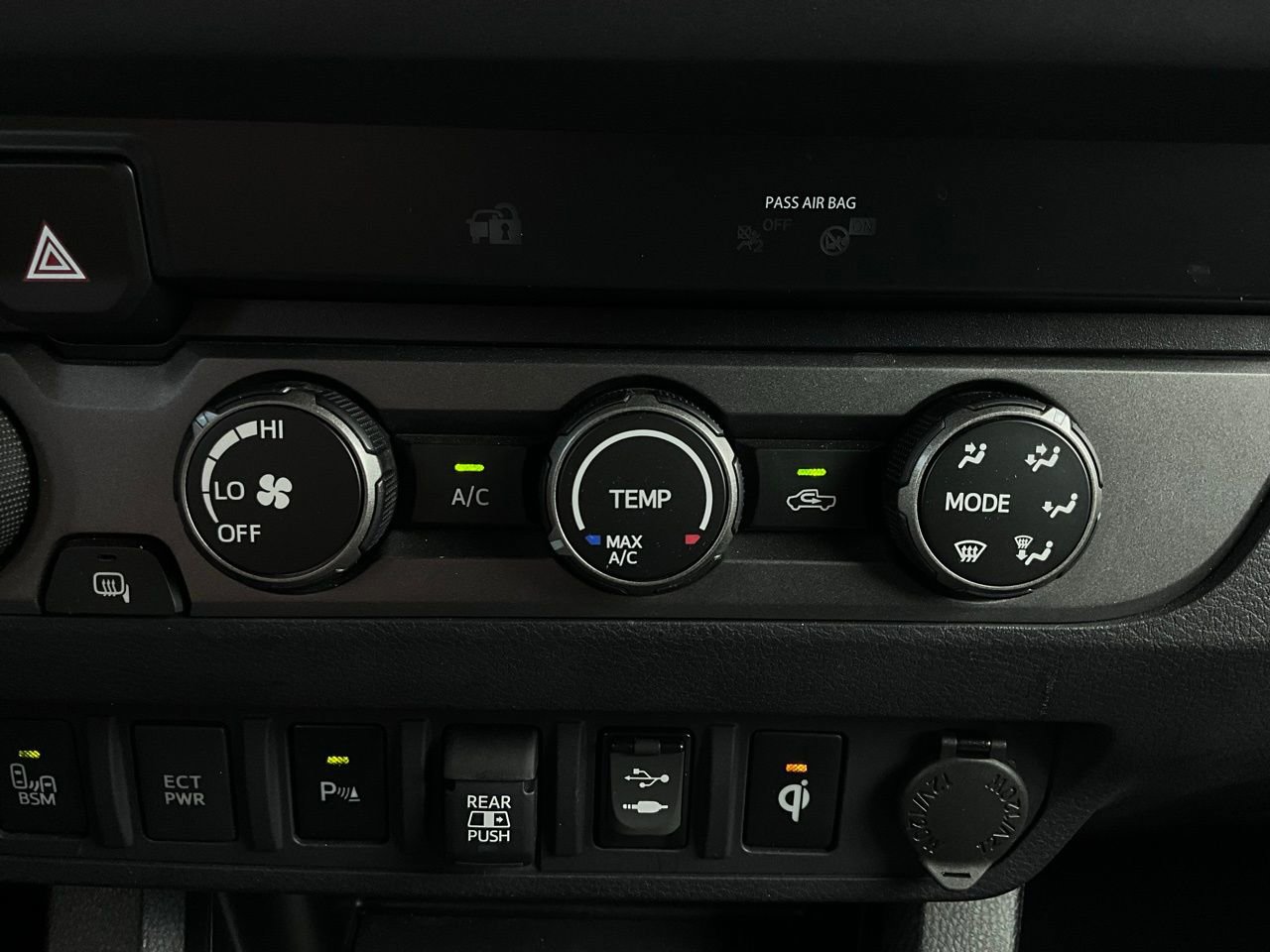 Used 2019 Toyota Tacoma TRD Sport w/ Technology Package image 27