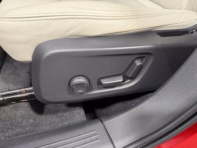 Used 2019 Volvo XC40 T5 Momentum AWD/4WD image 23