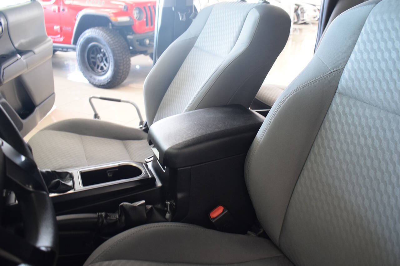 Used 2021 Toyota Tacoma SR AWD/4WD image 42