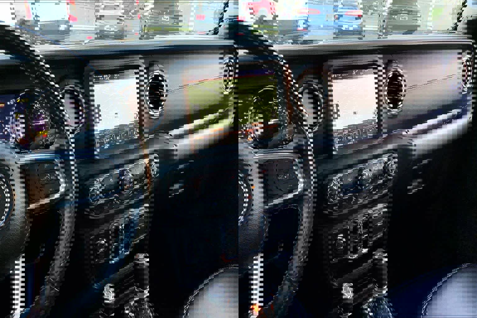 Used 2022 Jeep Wrangler Unlimited Sahara w/ Cold Weather Group image 15