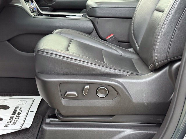 Used 2021 GMC Yukon XL Denali w/ Denali Premium Package AWD/4WD image 14