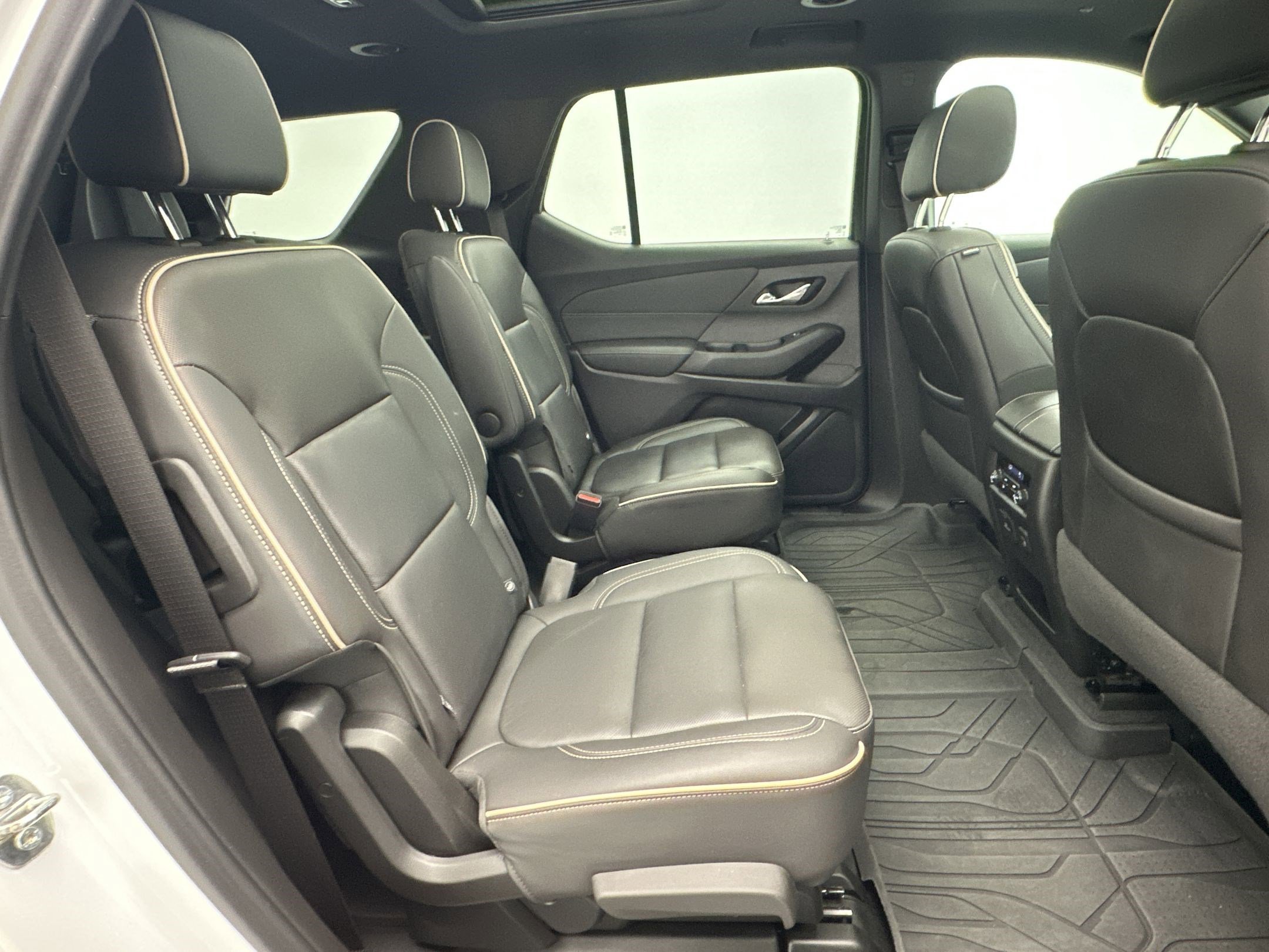 Certified 2023 Chevrolet Traverse Premier w/ LPO, Floor Liner Package AWD/4WD image 29