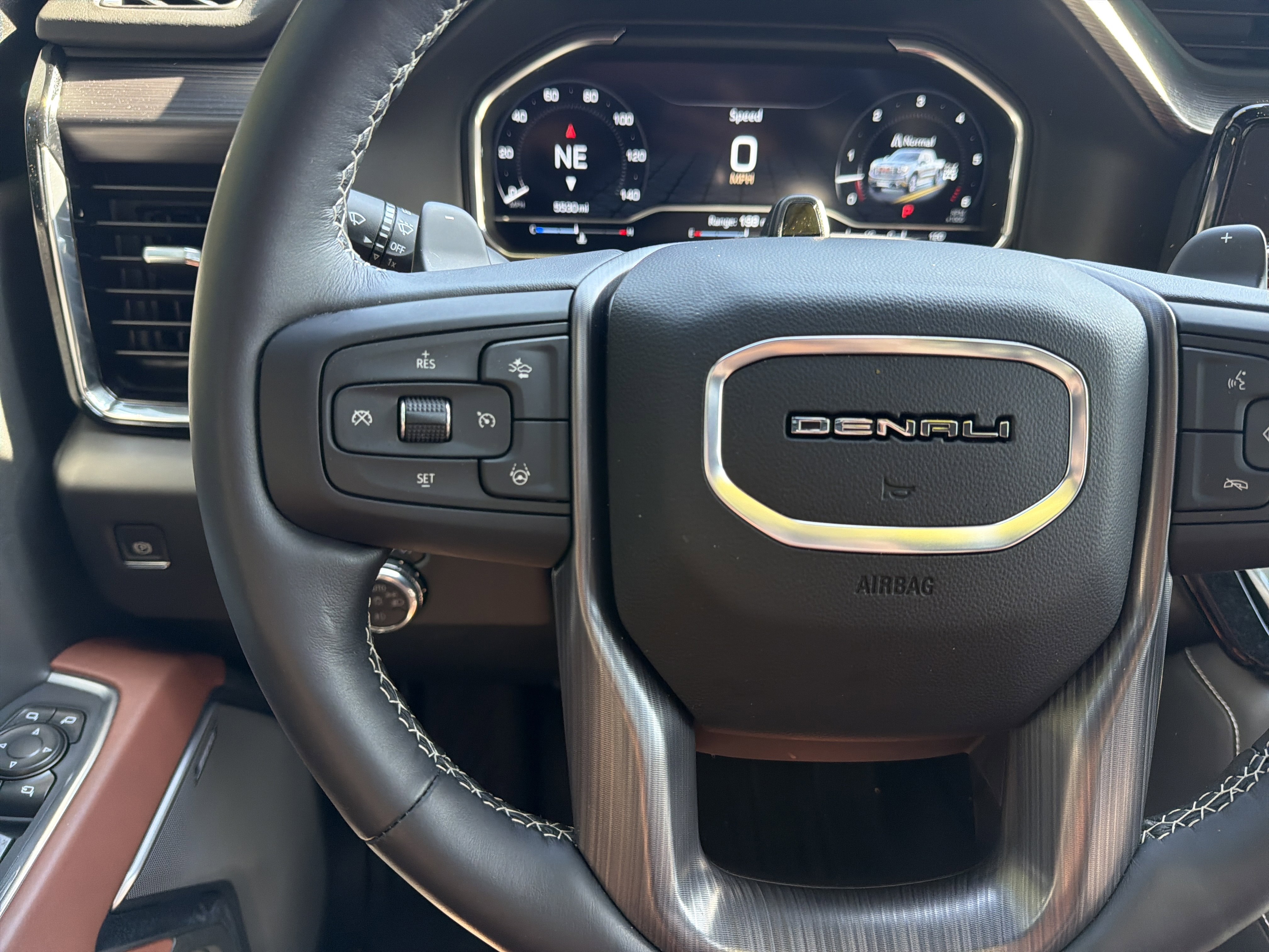 Used 2025 GMC Sierra 1500 Denali Ultimate AWD/4WD image 19