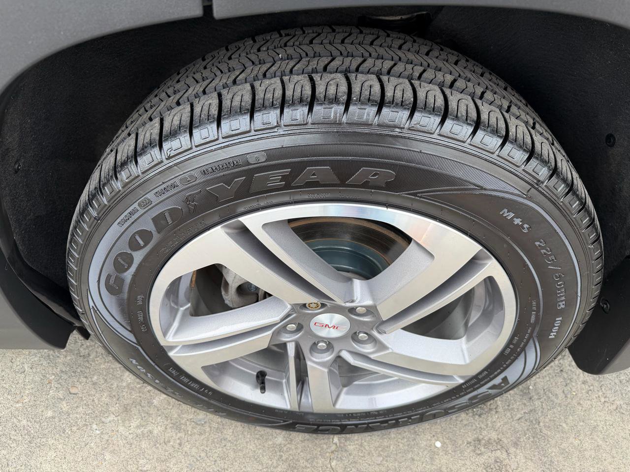 Used 2018 GMC Terrain SLT w/ Infotainment Package II AWD/4WD image 23