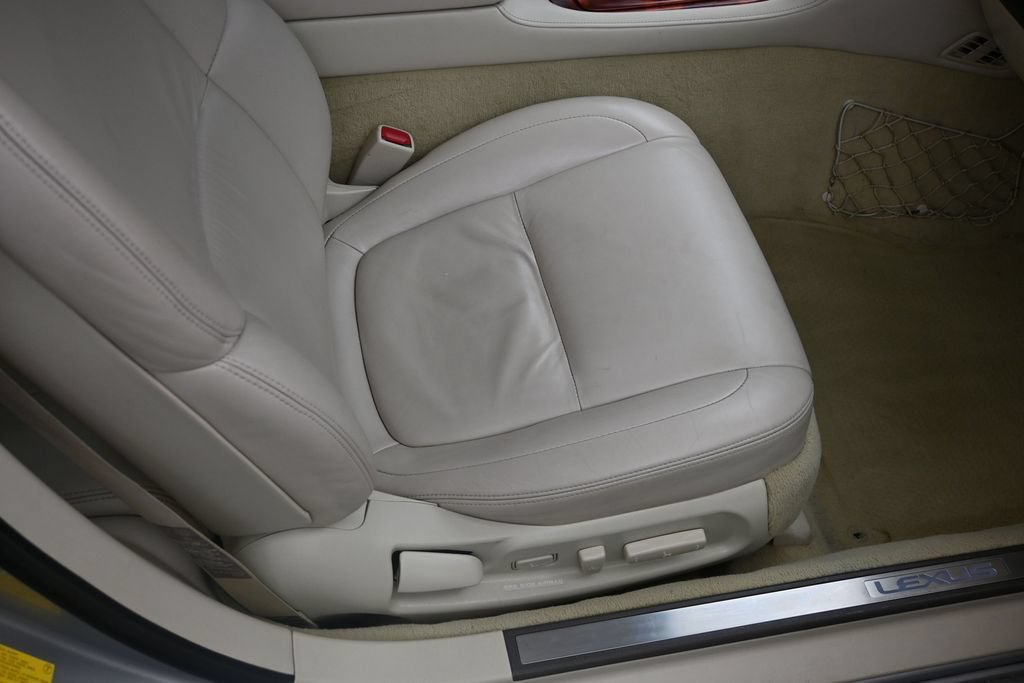 Used 2007 Lexus SC 430 Convertible w/ Preferred Accessory Pkg RWD image 11