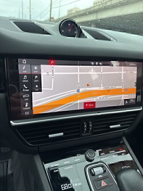 Used 2020 Porsche Cayenne image 22