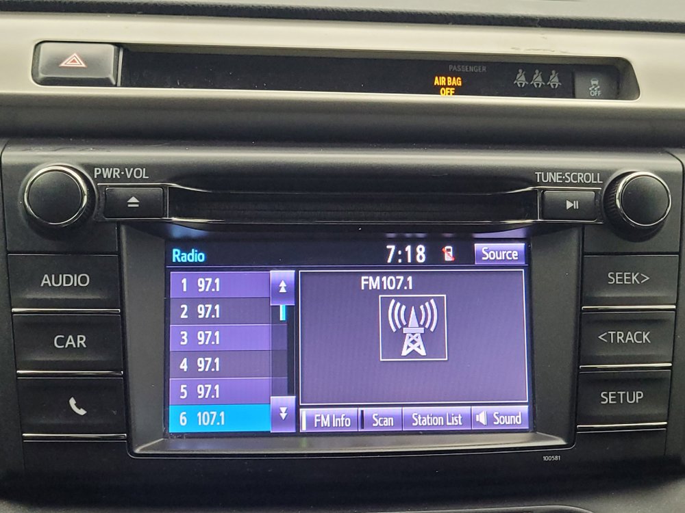 Used 2018 Toyota RAV4 LE FWD image 25