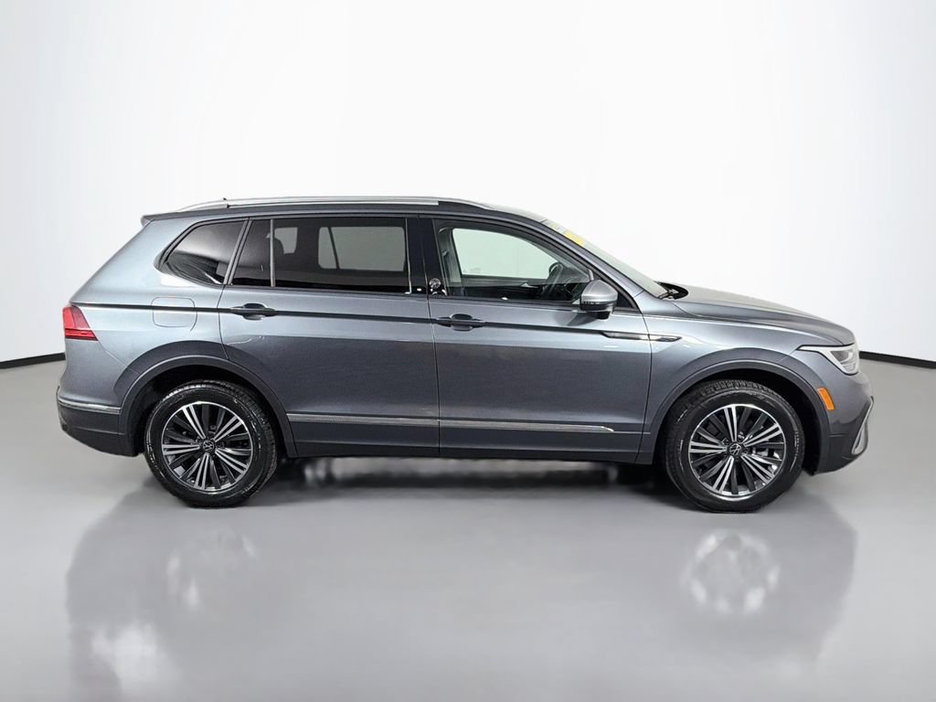 Used 2024 Volkswagen Tiguan Wolfsburg Edition FWD image 8