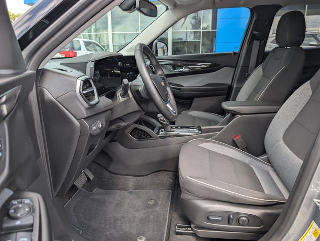 Used 2024 Chevrolet TrailBlazer LT w/ Convenience Package AWD/4WD image 10
