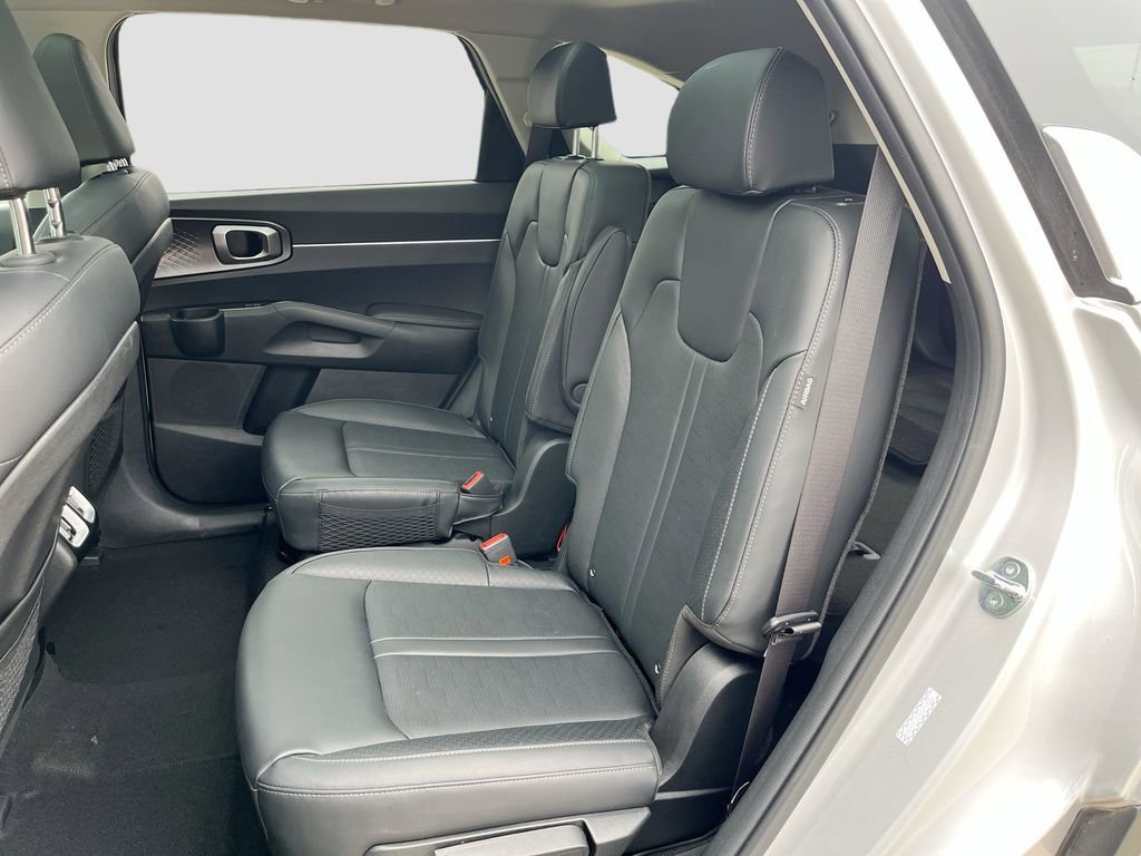 Certified 2025 Kia Sorento EX image 29