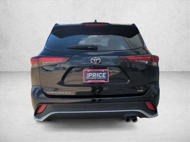 Used 2024 Toyota Highlander XSE image 7