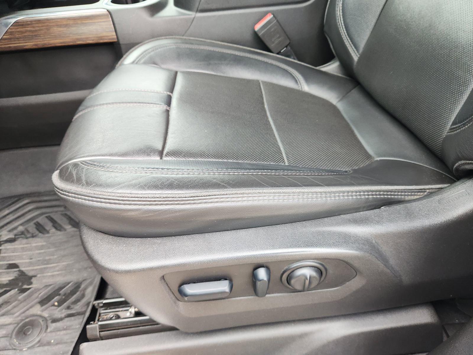 Used 2022 Chevrolet Silverado 2500 High Country w/ Z71 Off-Road Package image 19