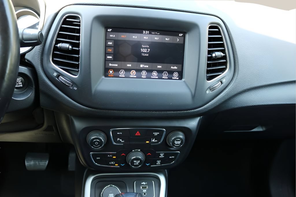 Used 2021 Jeep Compass Latitude w/ Driver Assistance Group AWD/4WD image 23