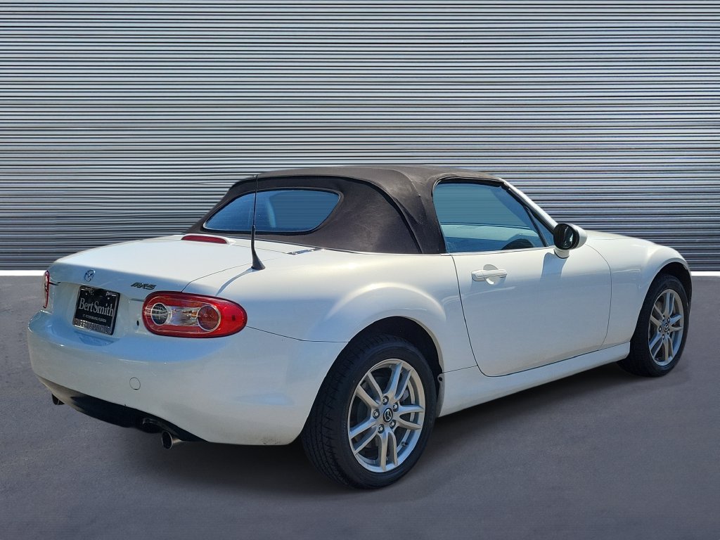Used 2014 MAZDA MX-5 Miata Sport RWD image 3