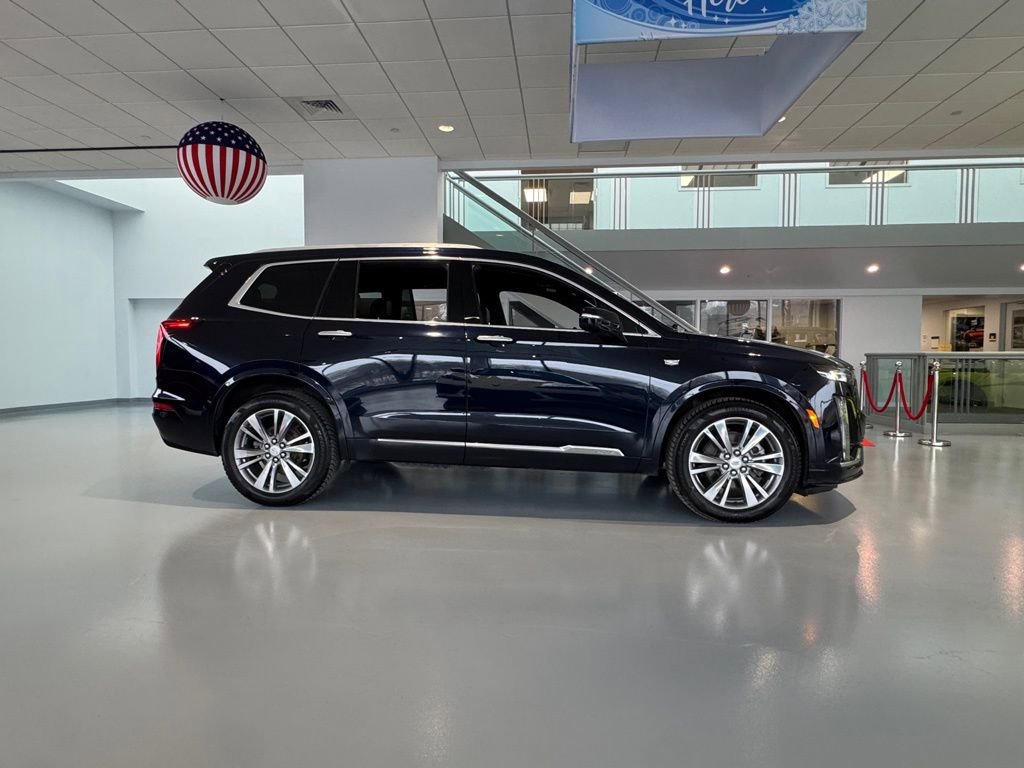 Used 2022 Cadillac XT6 Premium Luxury AWD/4WD image 9