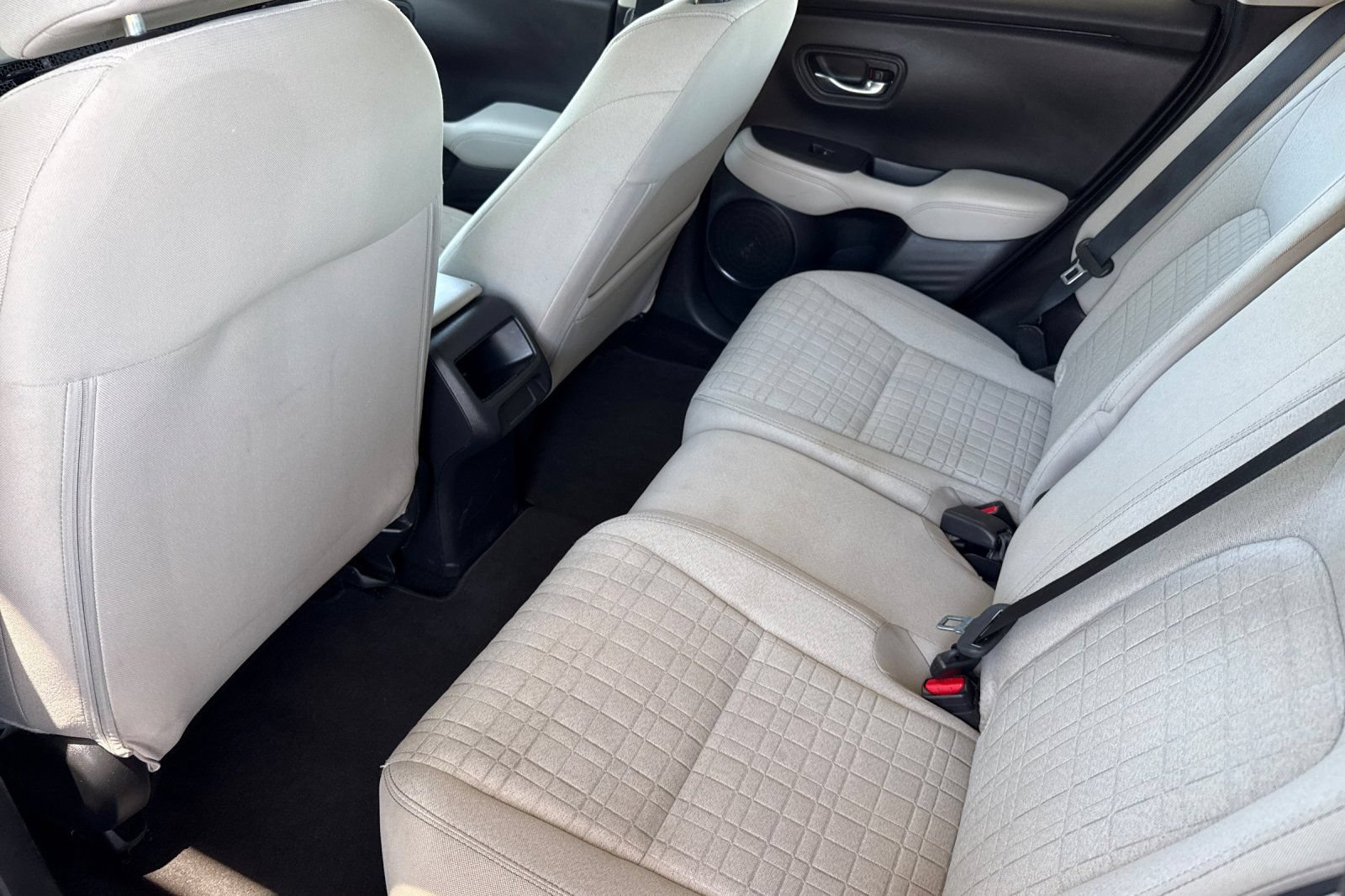 Used 2023 Honda HR-V LX image 6