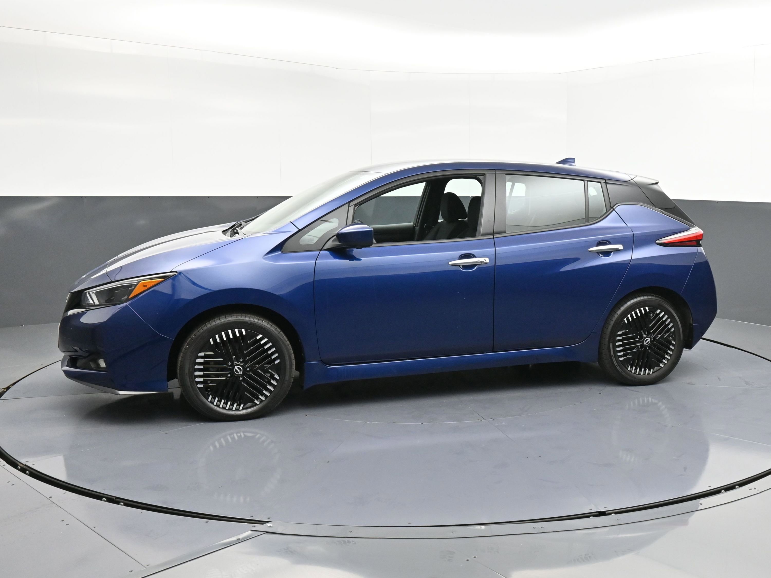 Used 2024 Nissan Leaf SV Plus image 5