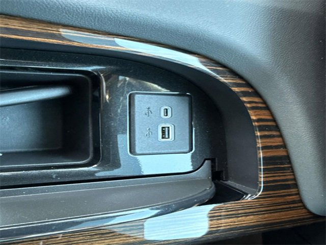 Certified 2023 Cadillac Escalade ESV Premium Luxury image 26