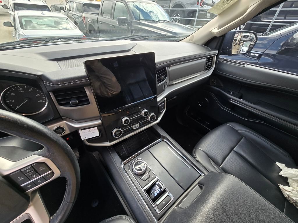 Used 2023 Ford Expedition XLT image 16