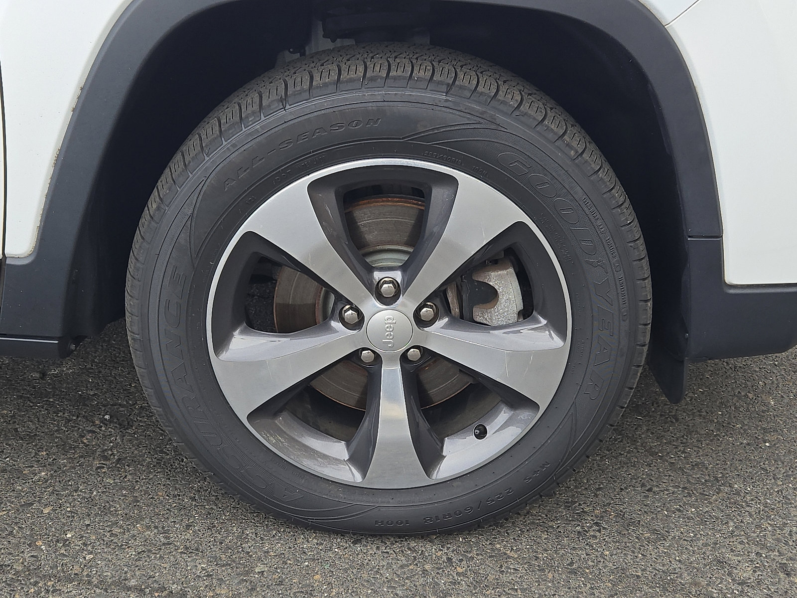 Used 2019 Jeep Cherokee Limited image 8