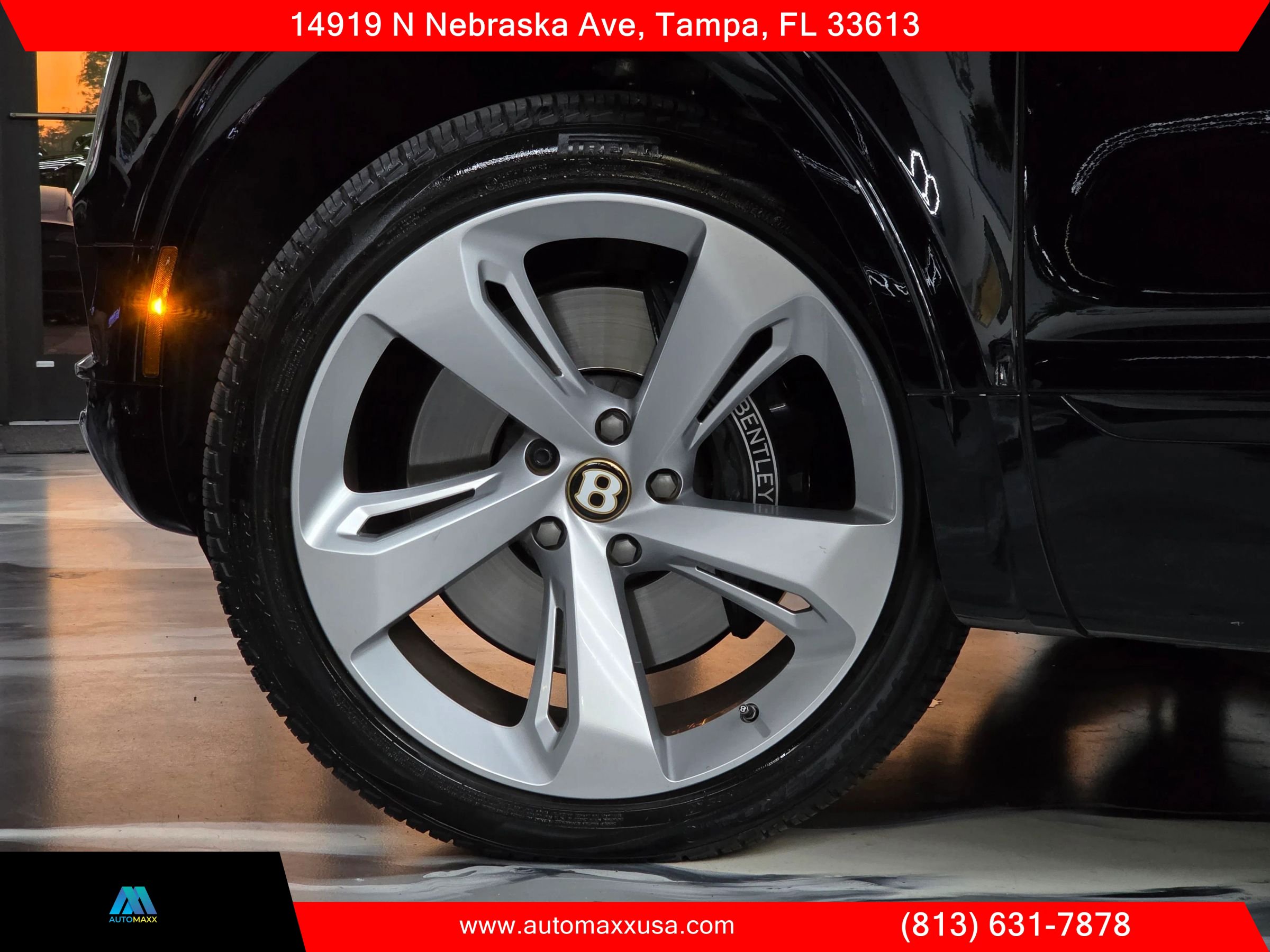 Used 2020 Bentley Bentayga Design Series AWD/4WD image 17