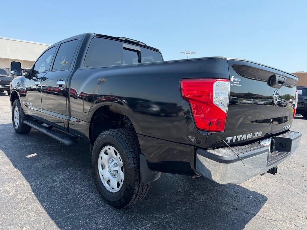 Used 2017 Nissan Titan SV AWD/4WD image 15