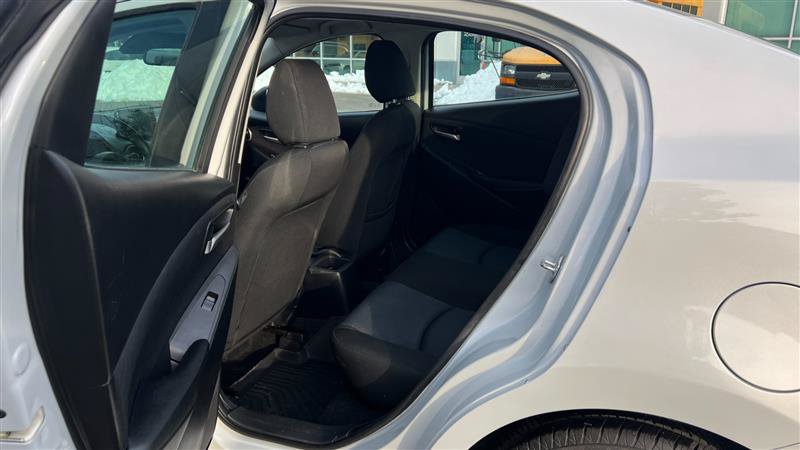 Used 2019 Toyota Yaris LE FWD image 20