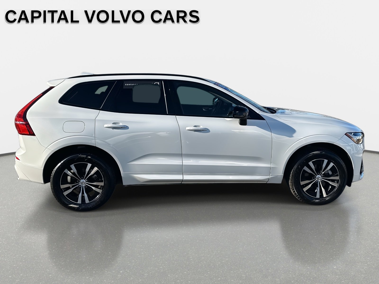 Certified 2025 Volvo XC60 B5 Core image 4