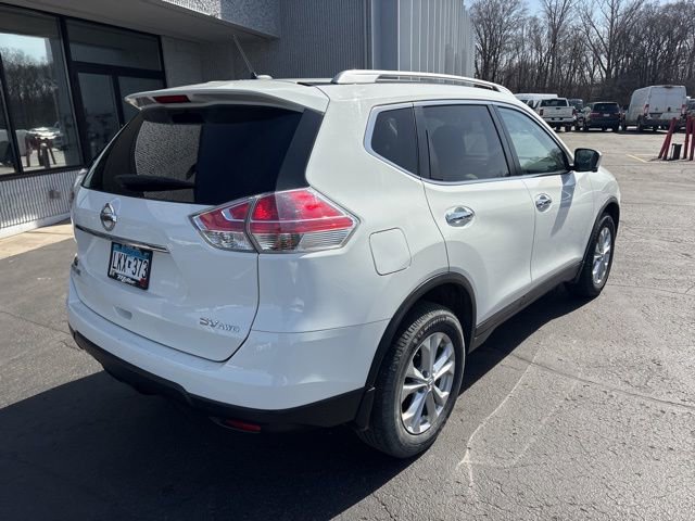 Used 2016 Nissan Rogue SV w/ SV Premium Package image 12
