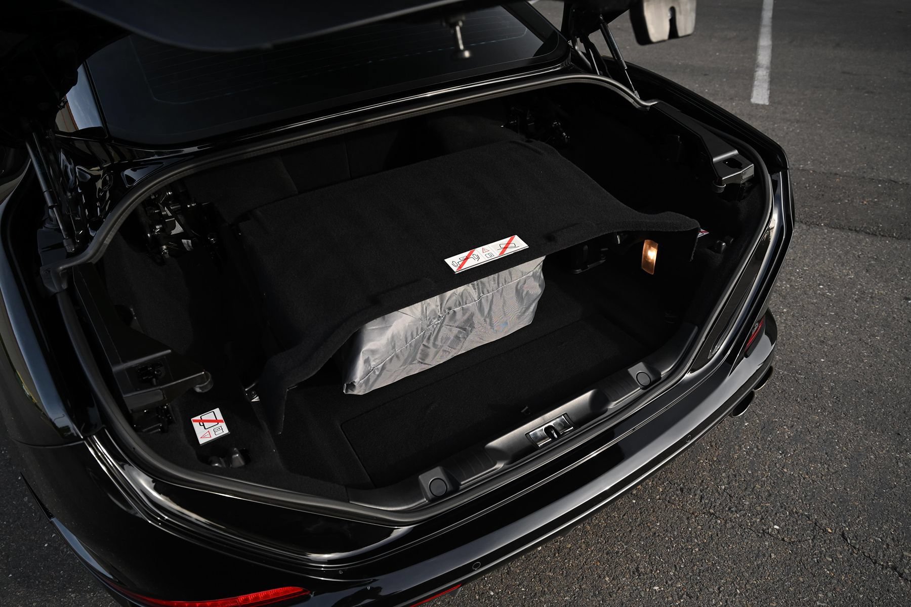 Used 2016 Ferrari California T RWD image 31