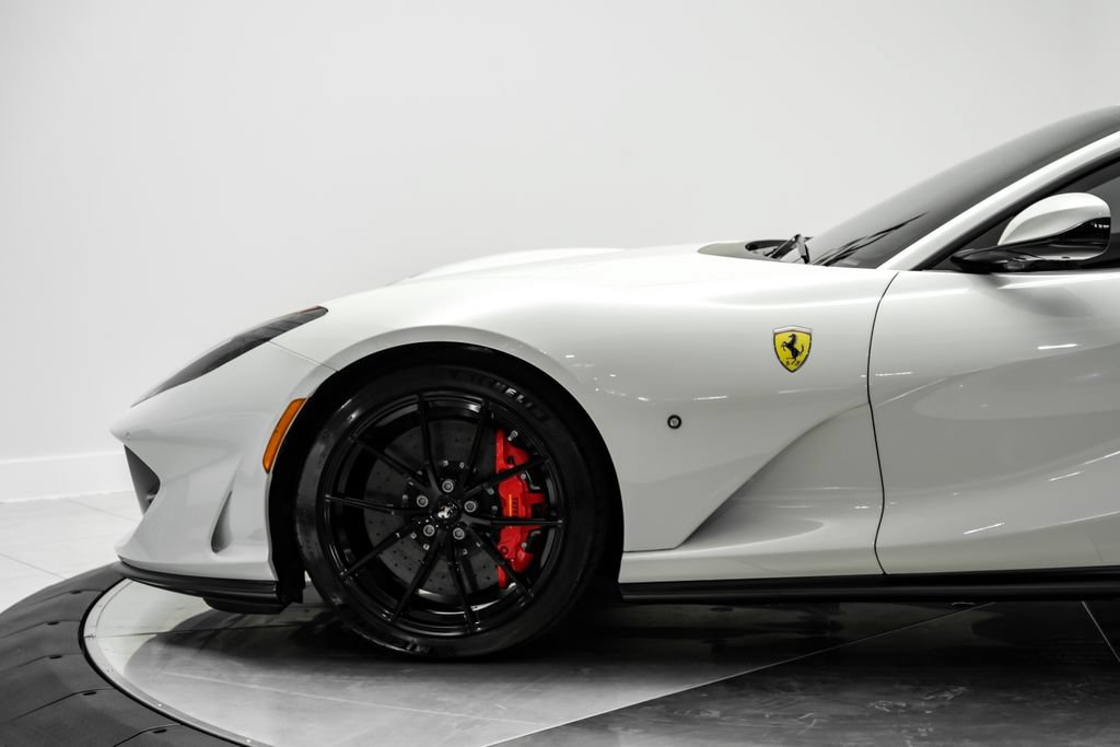 Used 2019 Ferrari 812 Superfast RWD image 12