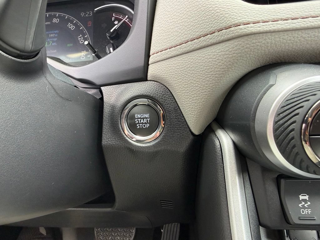 Certified 2025 Toyota RAV4 XLE AWD/4WD image 21