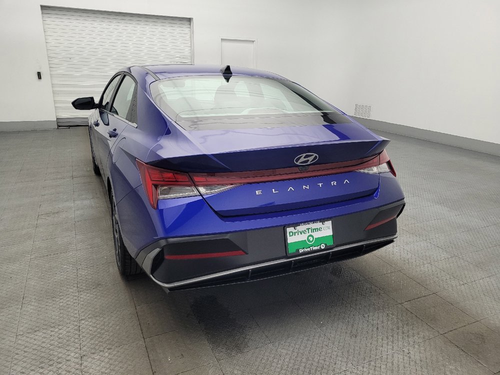 Used 2025 Hyundai Elantra SEL FWD image 6