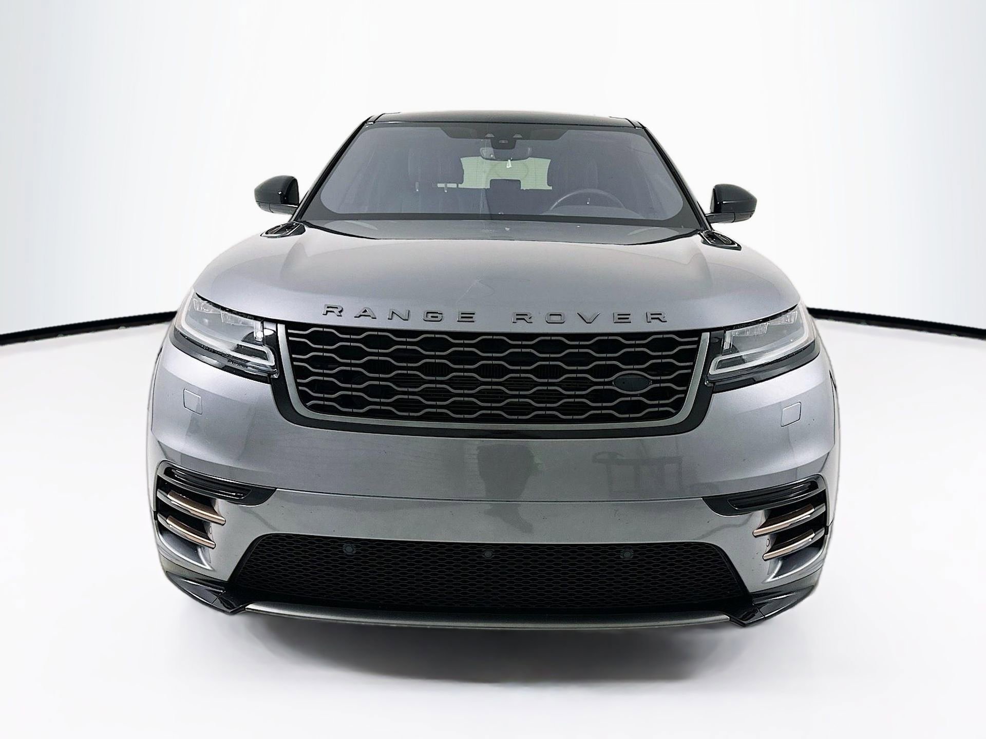 Used 2020 Land Rover Range Rover Velar R-Dynamic S image 2