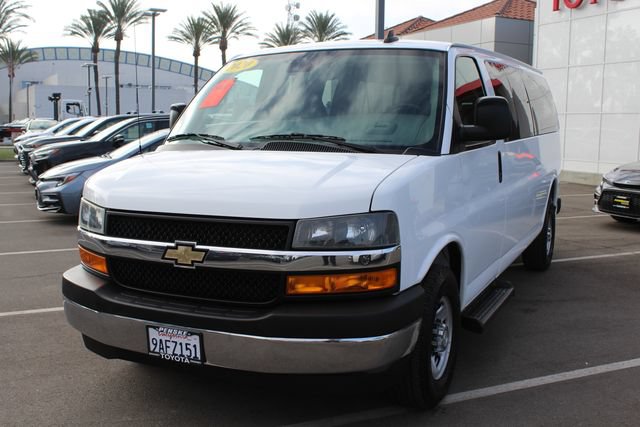 Used 2020 Chevrolet Express 3500 LT w/ LT Preferred Equipment Group RWD image 4